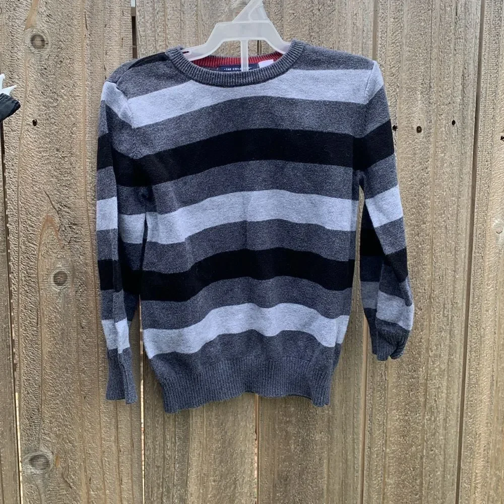 Take 50% OFF- 2pcs Boys Striped Sweater and Black Shorts Set, Size-4T